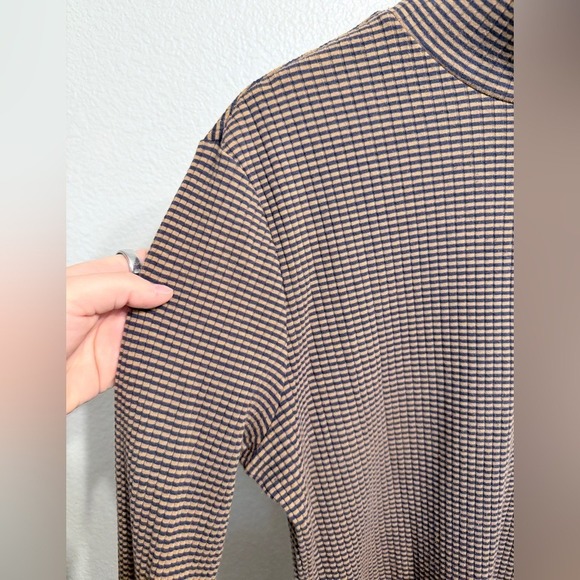 Carve Designs Denise Turtleneck Brown and Navy Striped Long Sleeve Top - Size XL - Picture 5 of 5